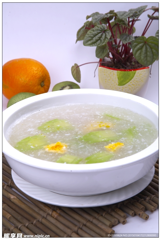 凉瓜肉片咸蛋汤