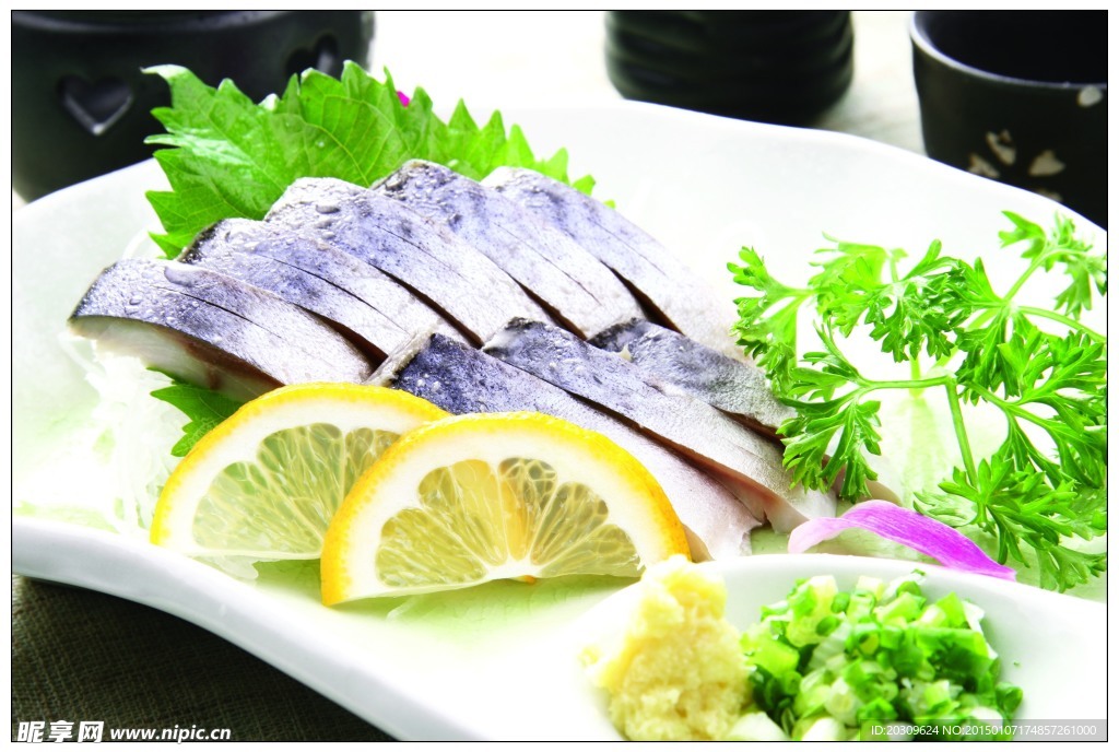 醋渍青花鱼生鱼片