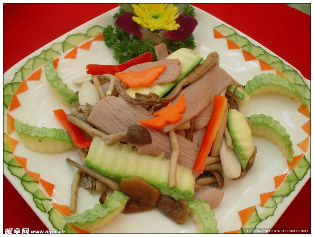 什菌小瓜炒驼峰肉