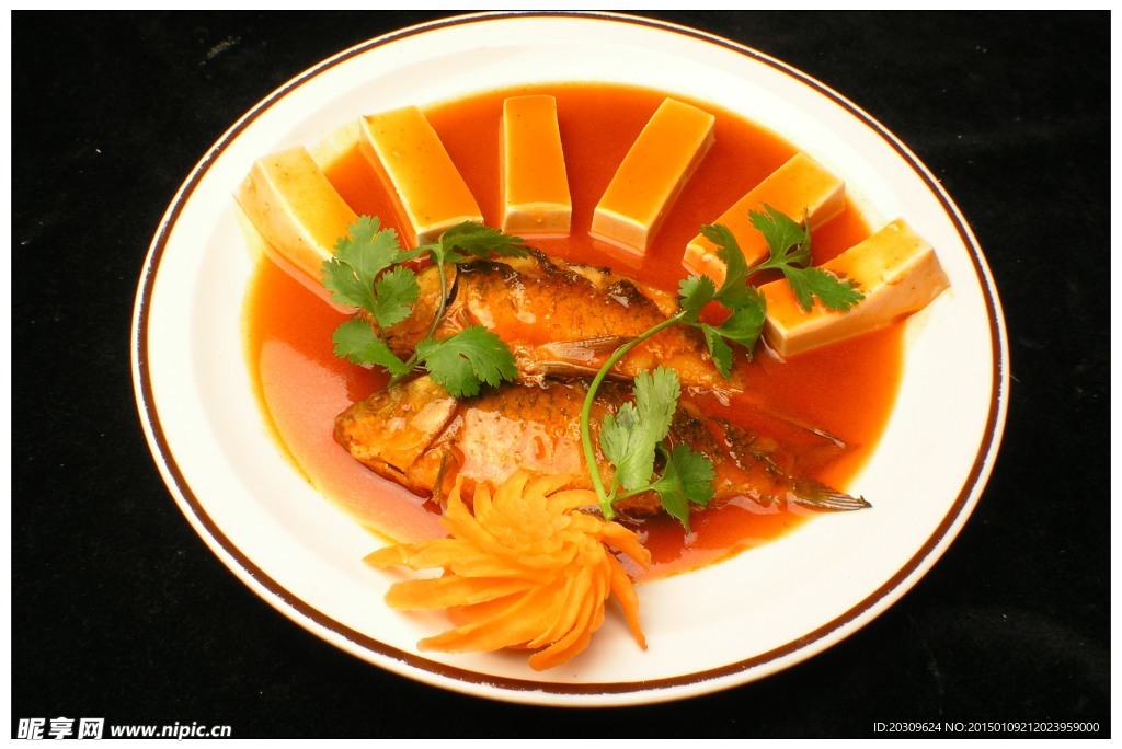 豆腐烧鲫鱼