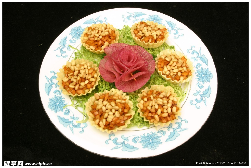 金盏松子炒鲍鱼角