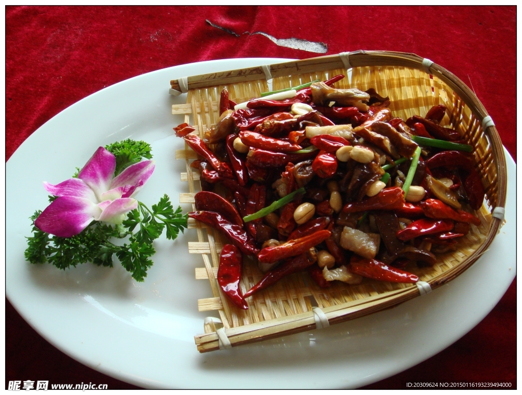 辣子肥肠煲来香