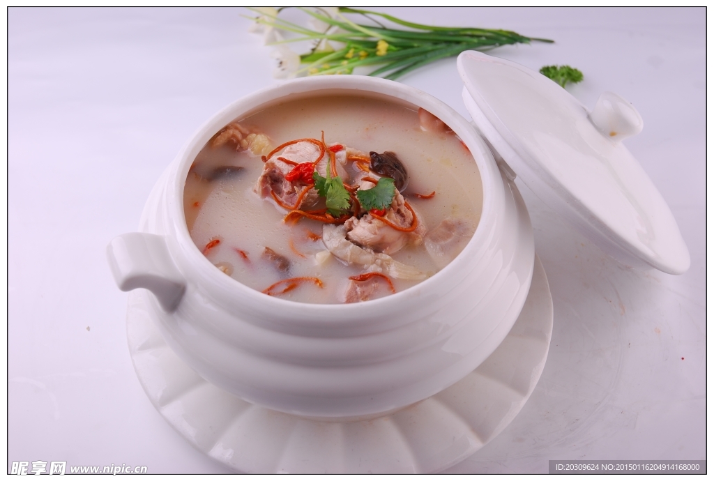 八菌虫草煨老鸡