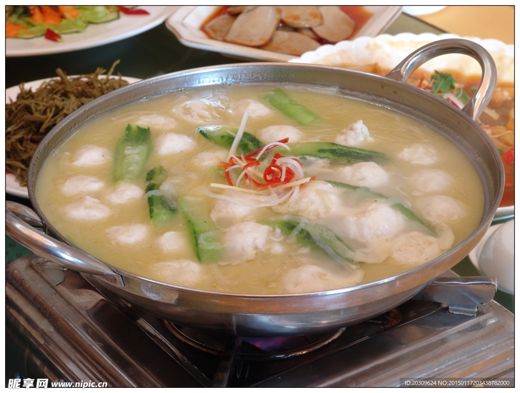 锅仔芋丝煮鱼滑