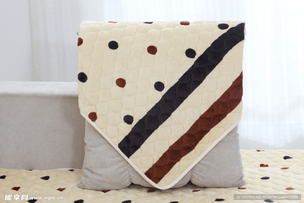 毛绒沙发垫靠背