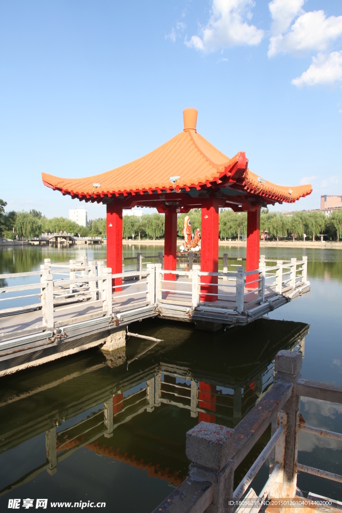 通辽市西拉木伦公园凉亭