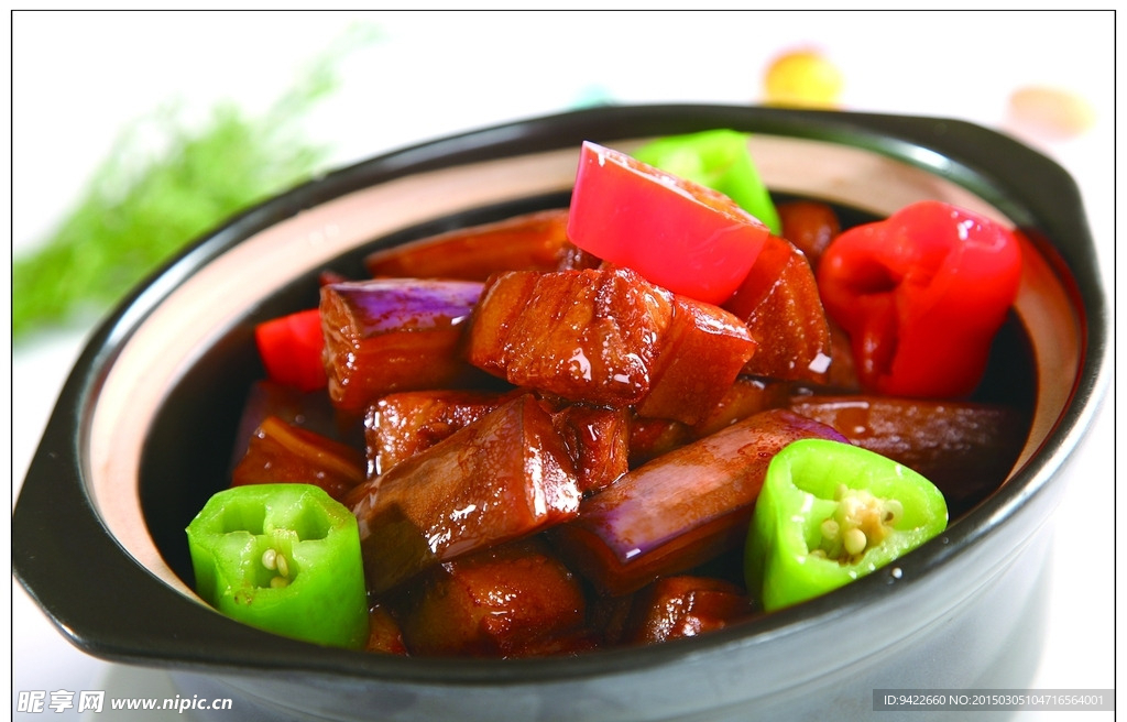 砂锅茄段煨肉