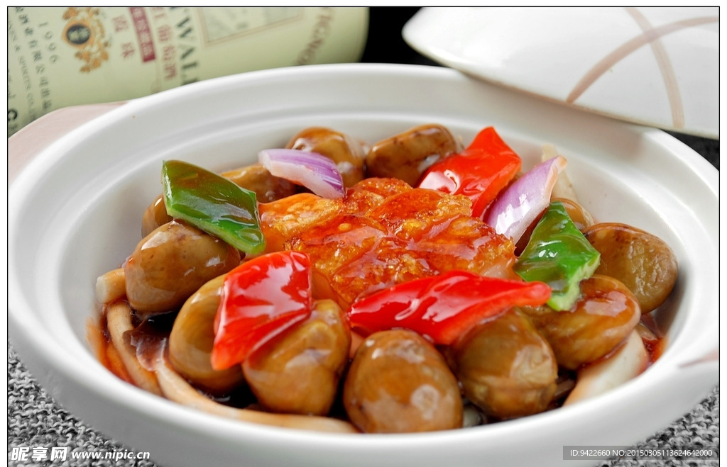 烧肉汁栗子菇煲