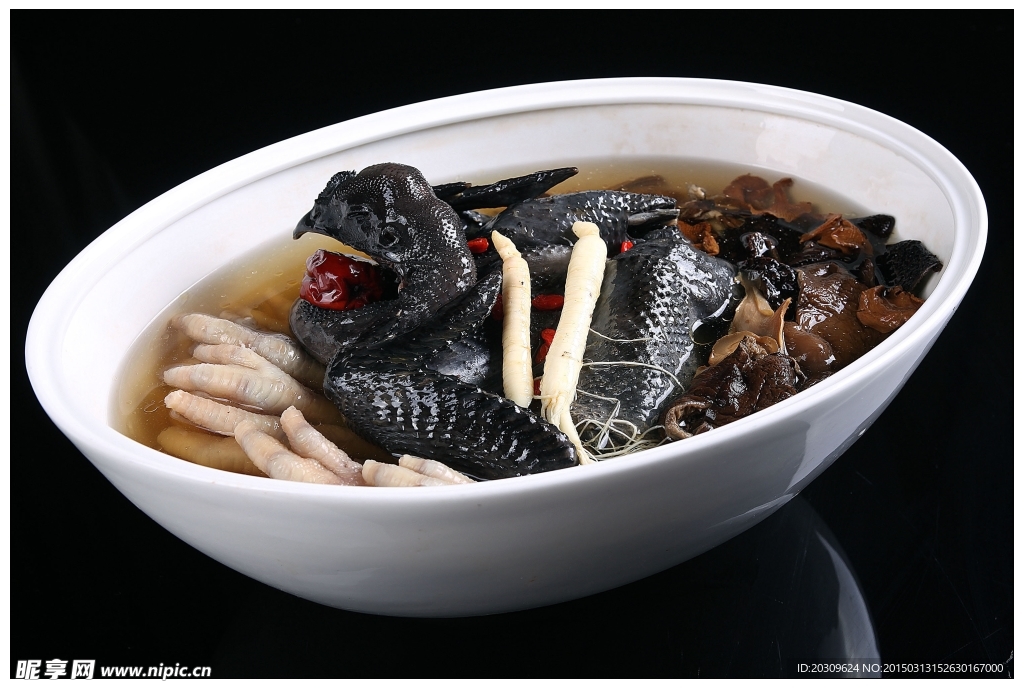 鲜人参野生菌炖竹丝鸡