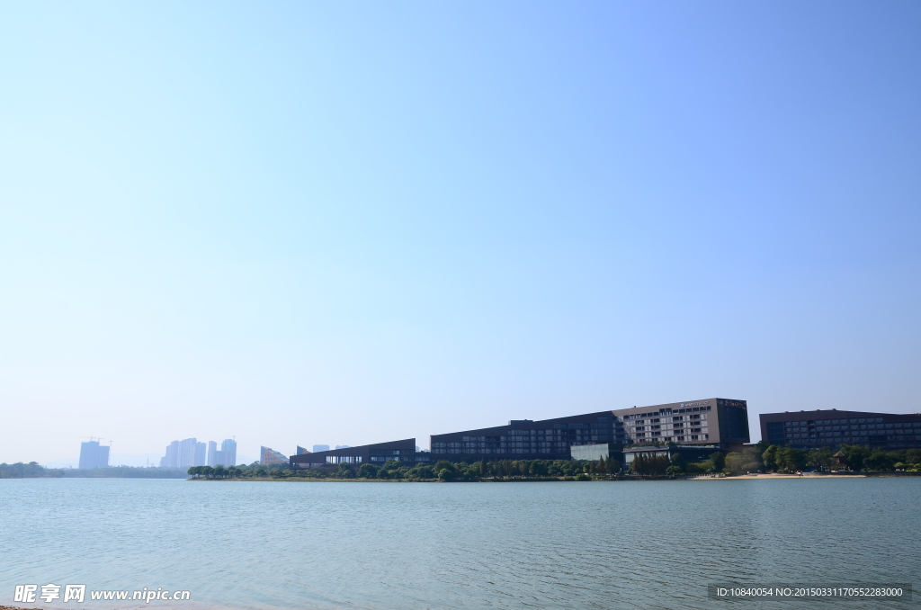 松山湖风景 酒店湖上