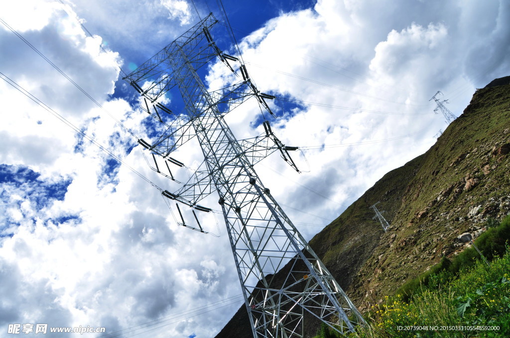 高原上的输电线路