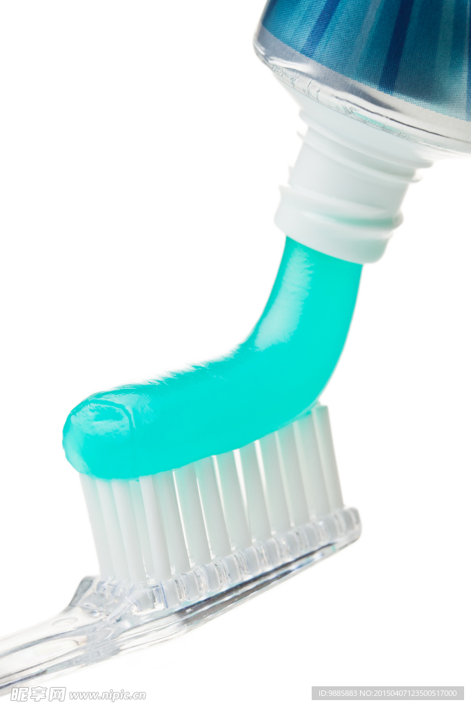 牙刷上挤牙膏