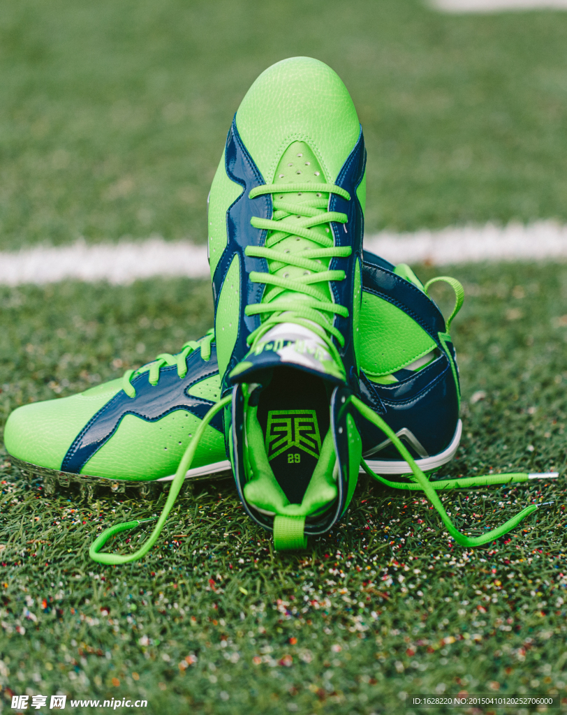 橄榄球鞋