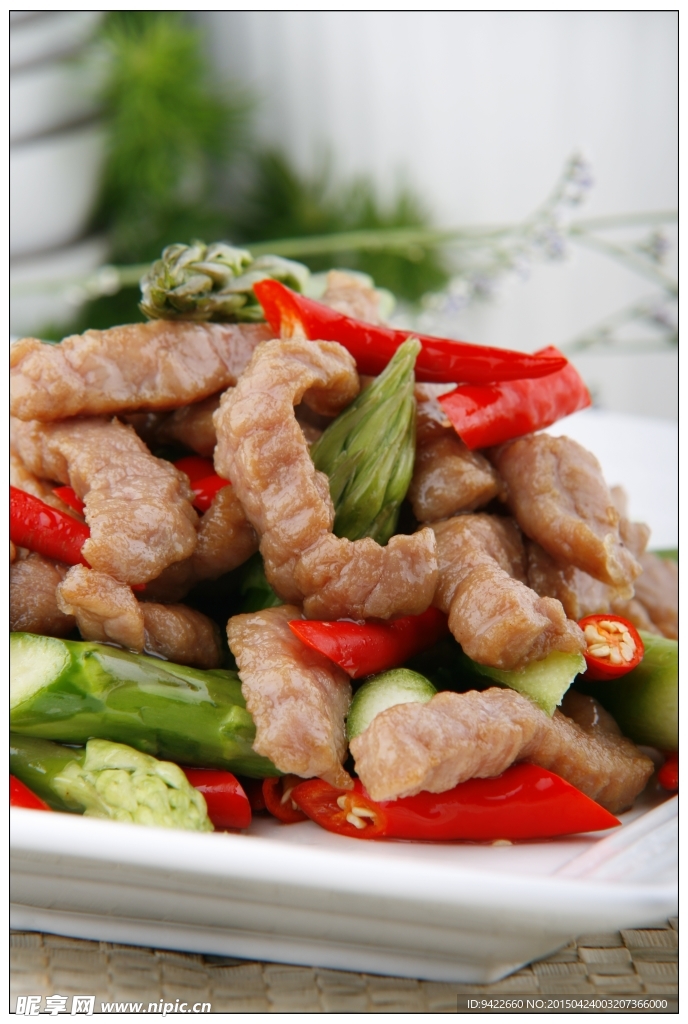 尖椒露笋牛柳条