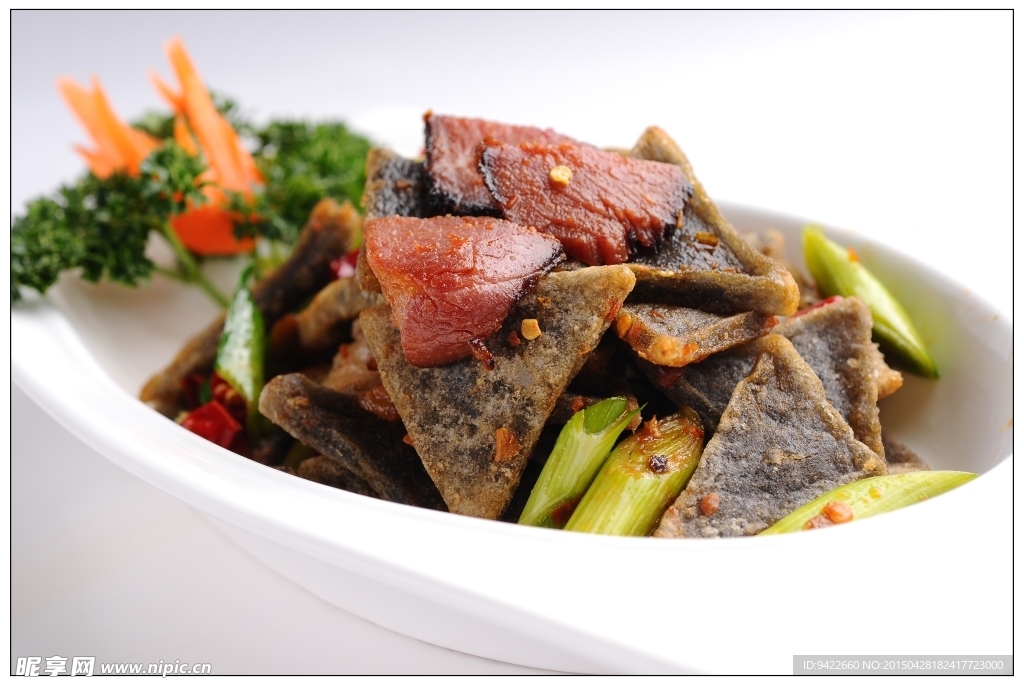 蕨粑炒腊肉