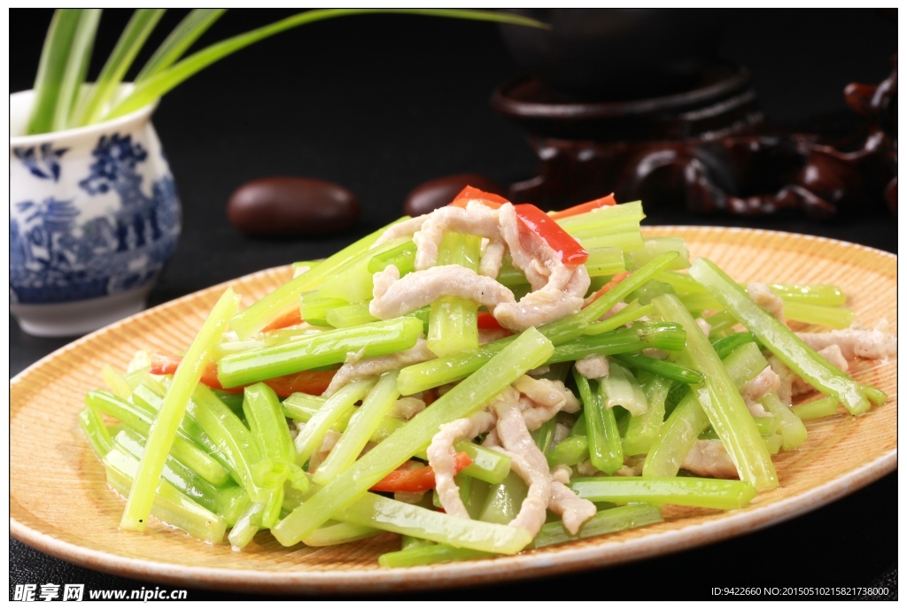 西芹炒肉丝