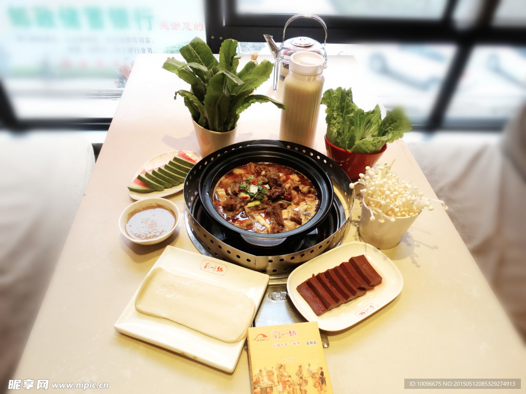 温馨浪漫的一锅火锅盛宴