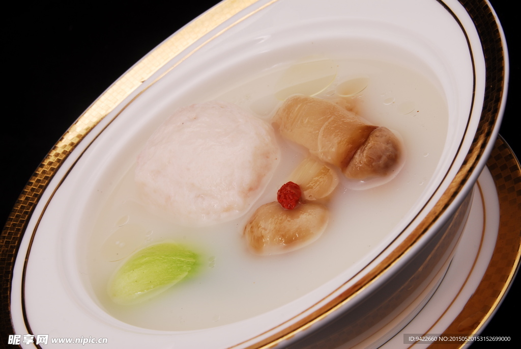 浓汤松茸浸鱼丸
