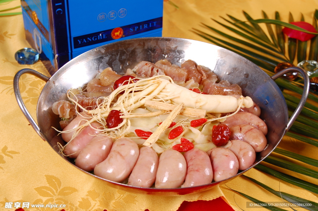 锅仔鸡腰牛鞭鲜人参