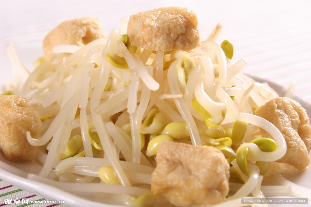 黄豆芽油豆腐