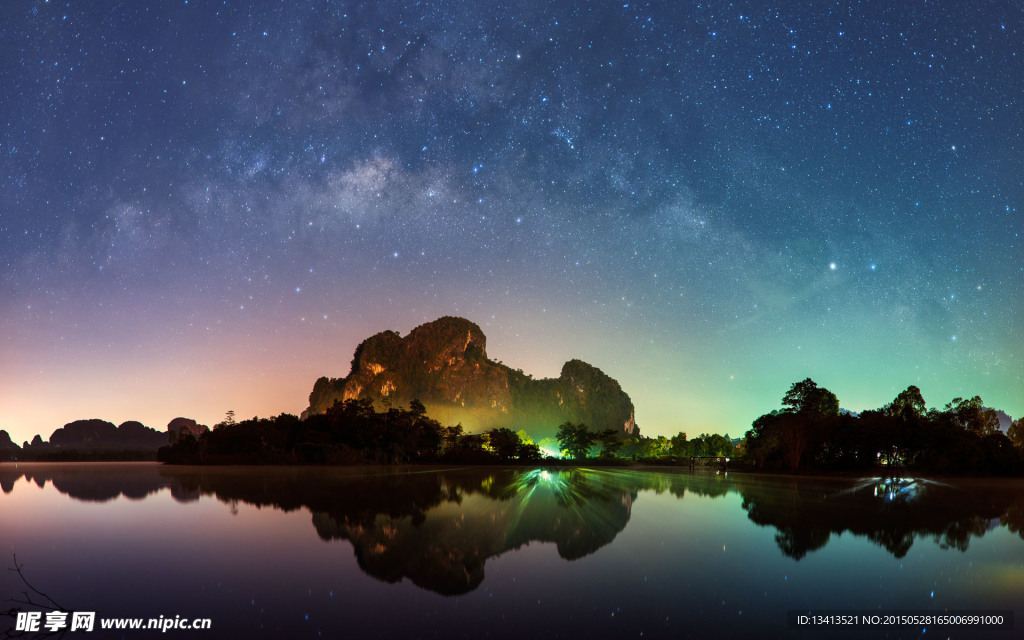 湖水星空