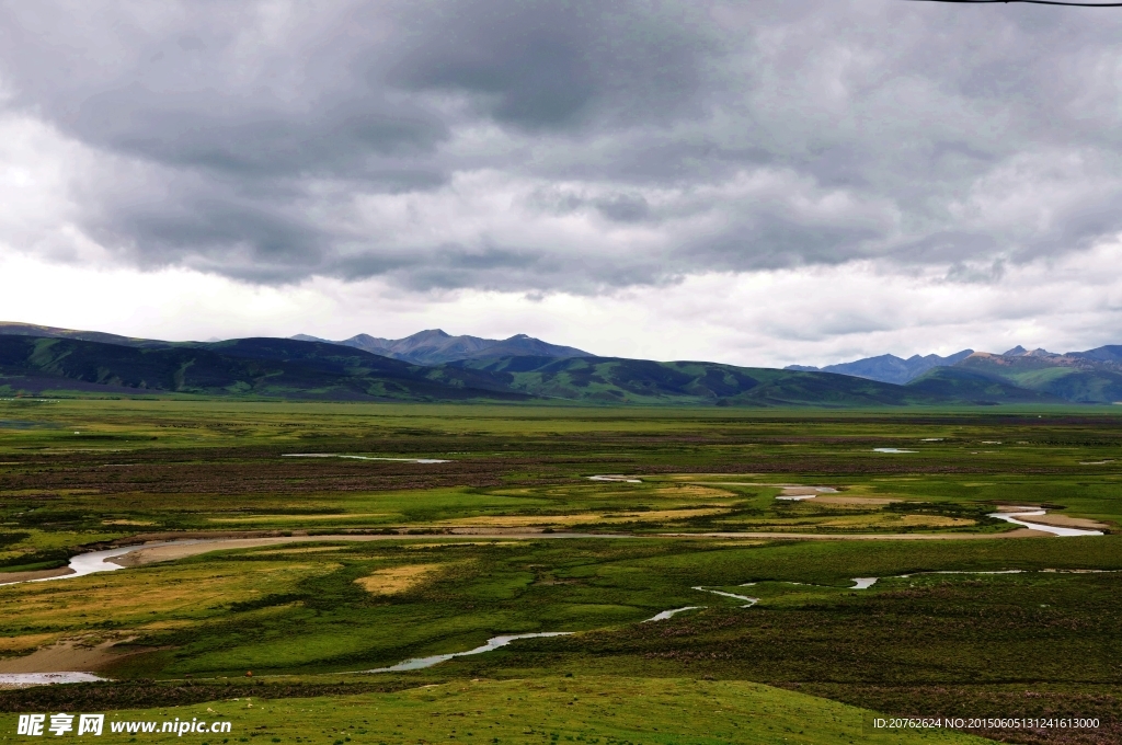318川藏线甘孜毛娅大草原摄影