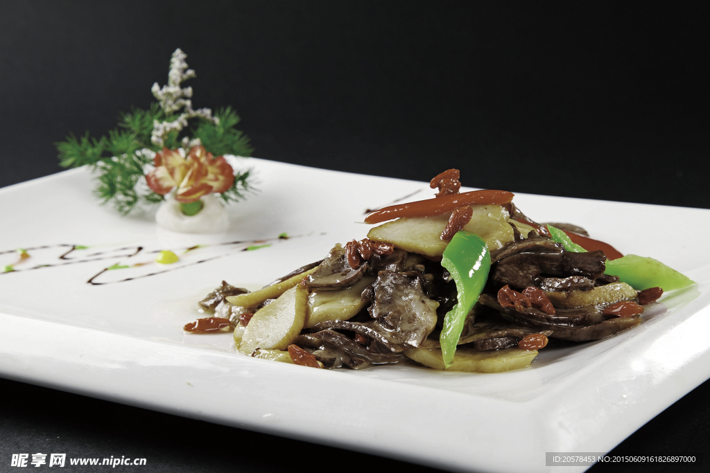 枸杞鲜菇炒猪心