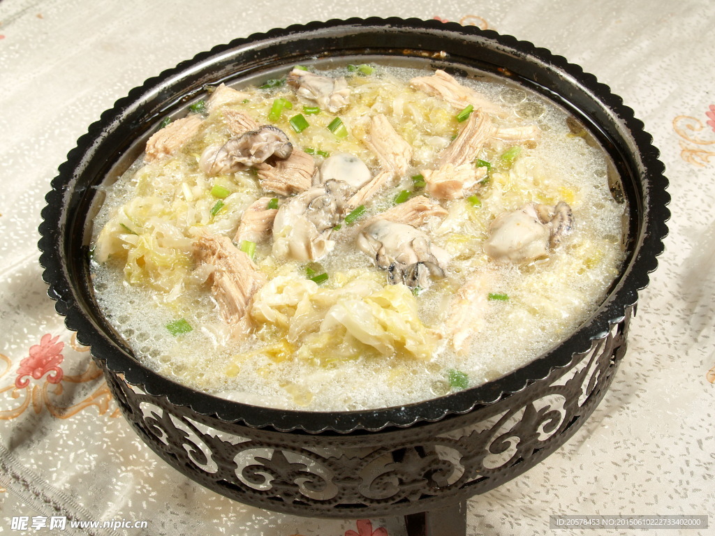 排骨肉酸菜炖蛎蝗