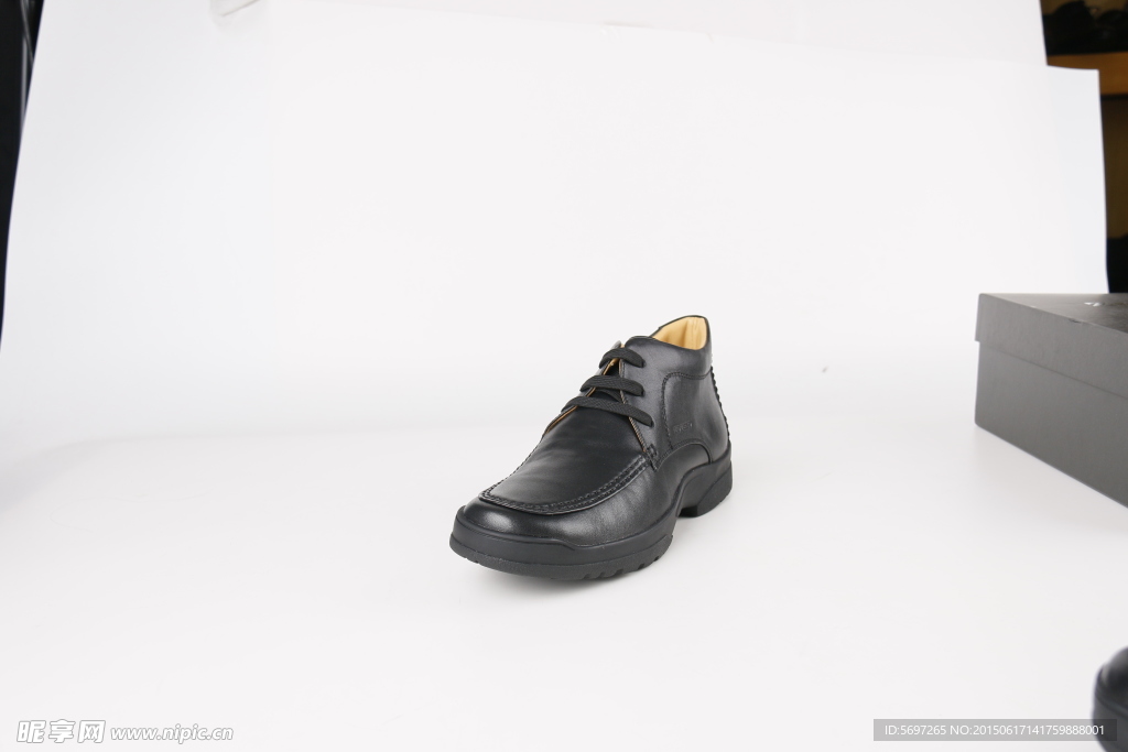 男式皮鞋