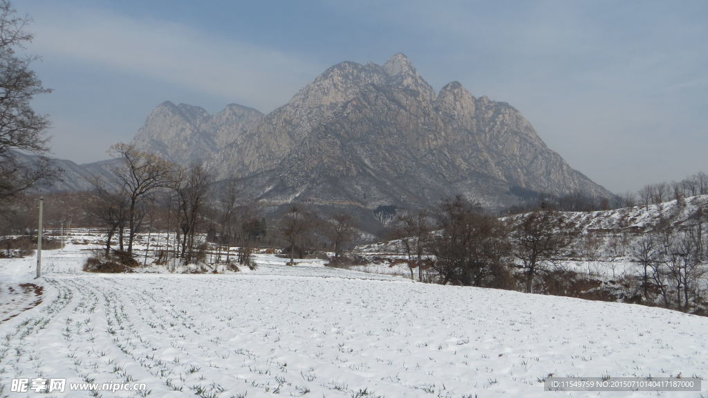 雪中的少室山风光