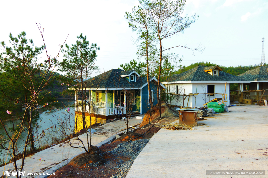 樱花湖畔 春光明媚