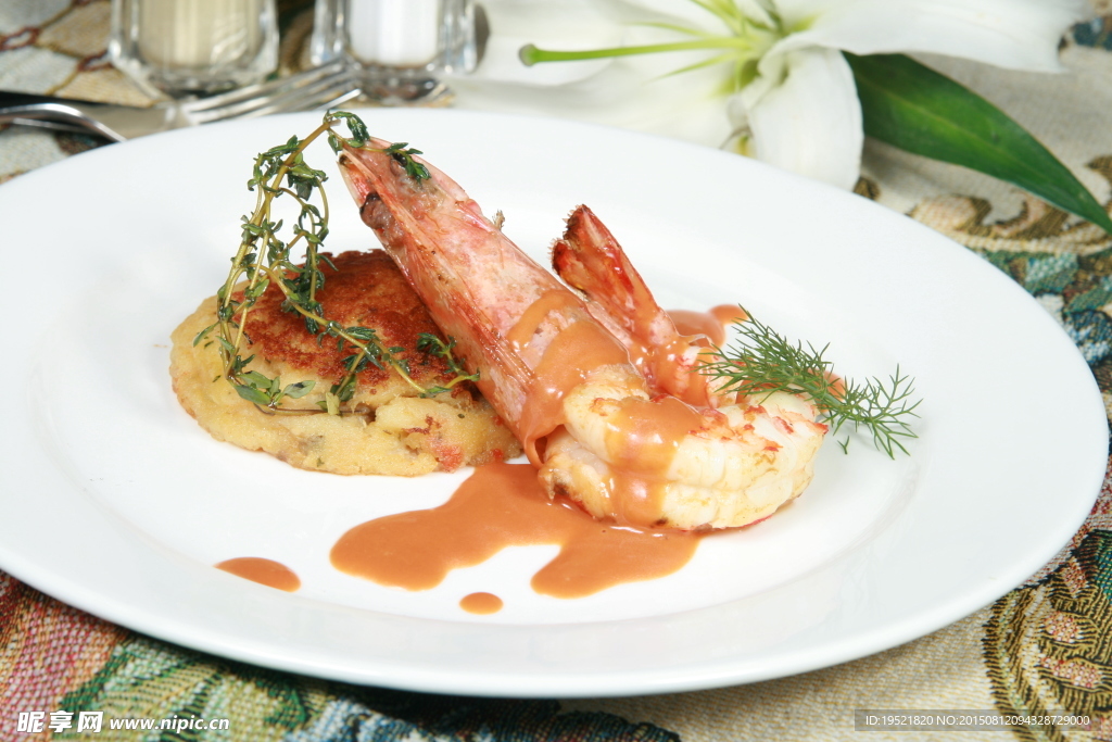 烤大虾配蟹肉饼