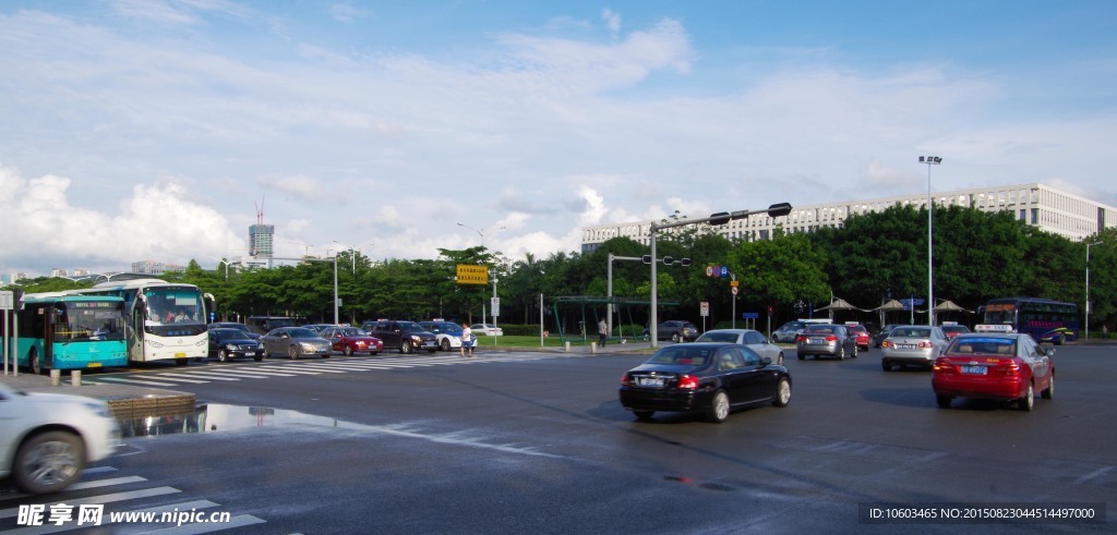 城市交通 雨后天晴