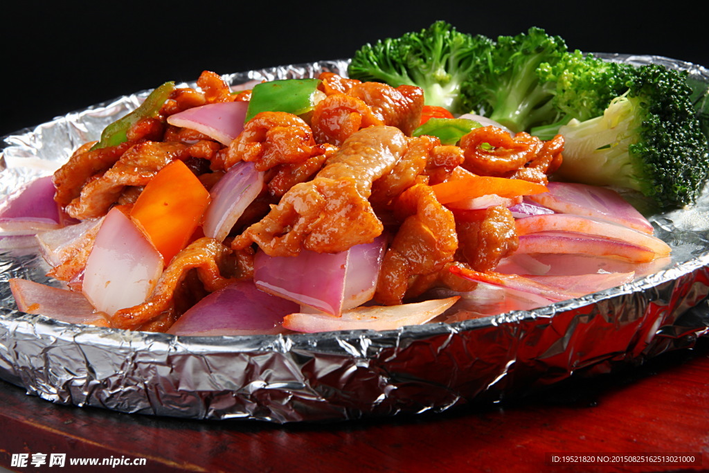 铁板黑椒布谷鸟铁板牛肉