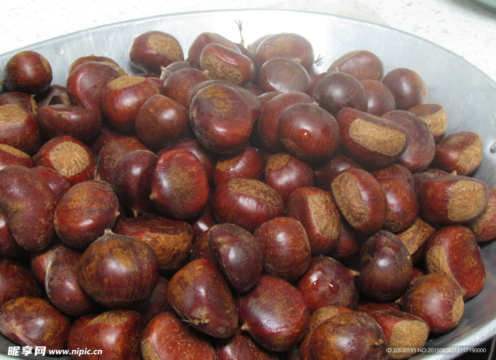 刚煮熟的板栗
