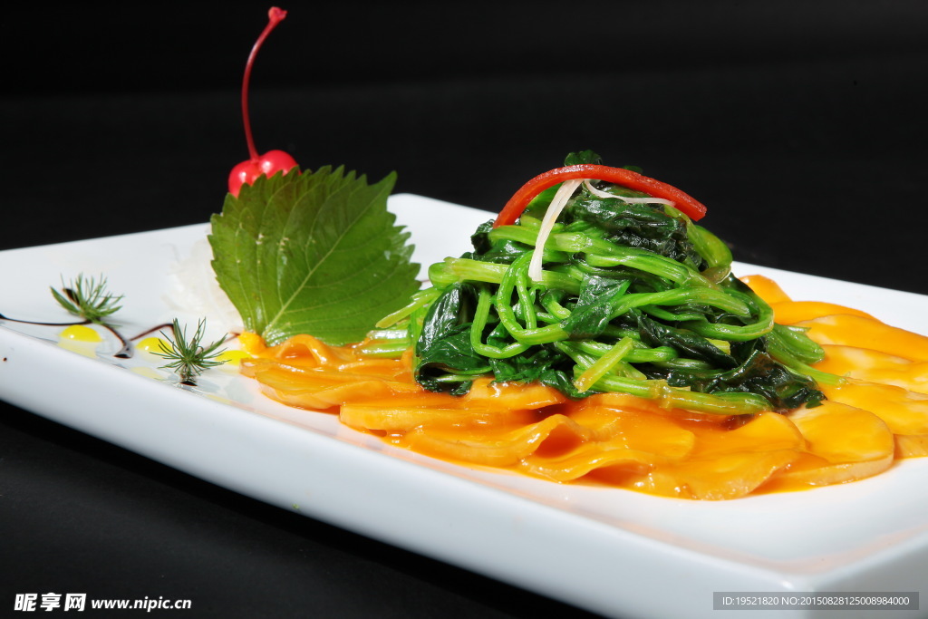 碧绿珍菌菇鸡毛菜