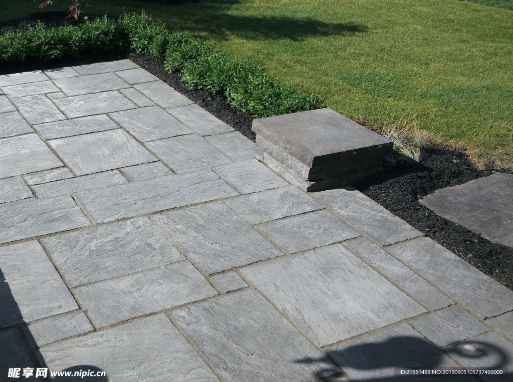 花园青石铺砖