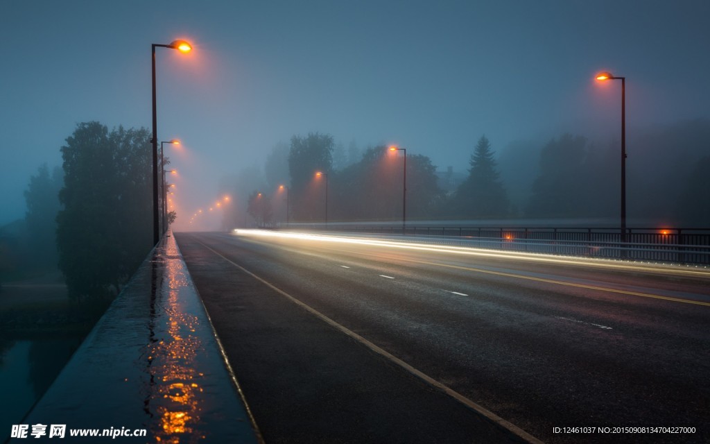 高速路 夜景 下雨天 雾天