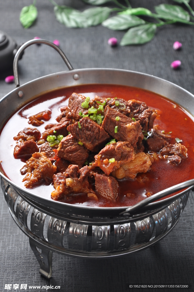 啤酒牛腩珍菌锅