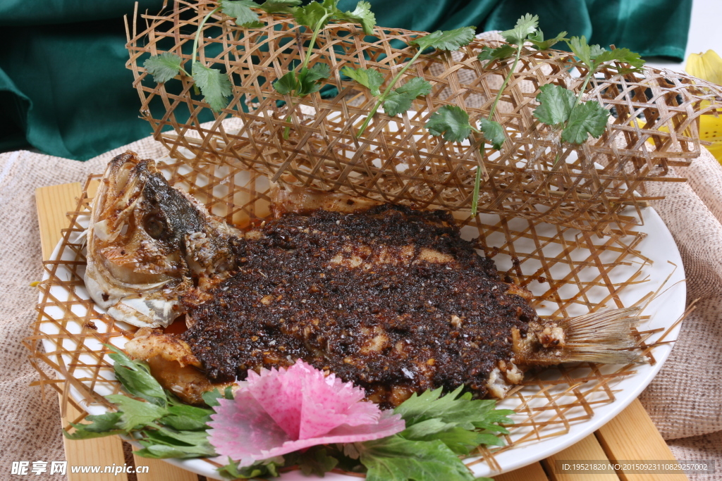 功夫酱香鱼竹网鱼