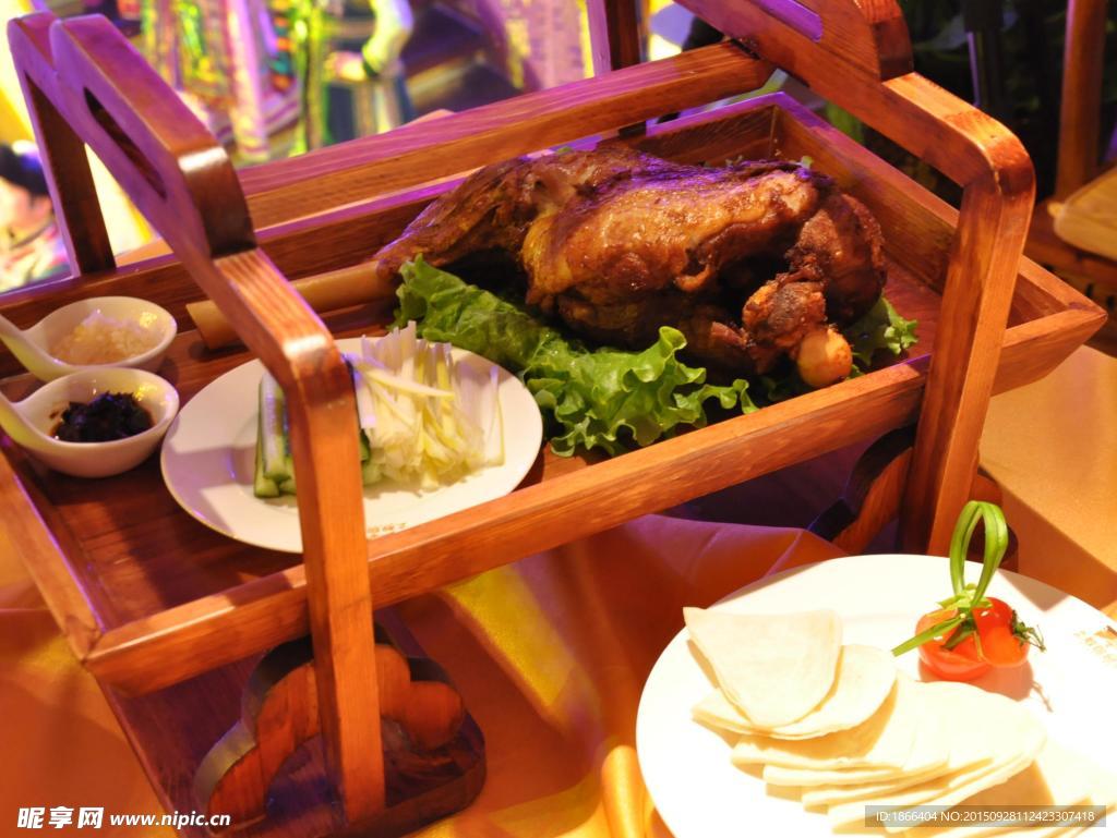 蒙古风味烤羊腿