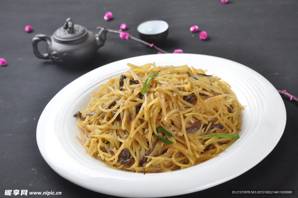 榛蘑土豆丝