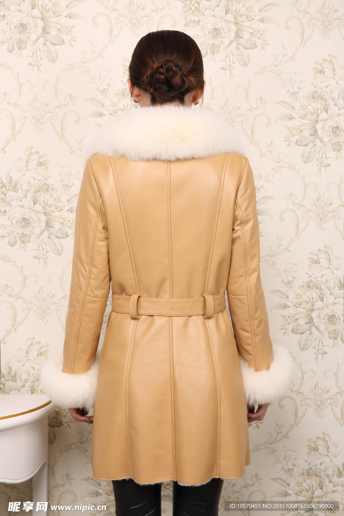 女装皮草模特 冬季皮草 皮草模