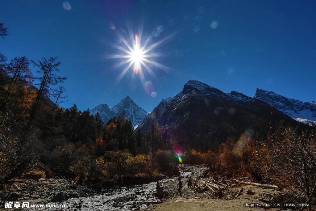 毕水沟风景 崇山峻岭