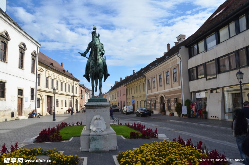 人物国外雕像 马