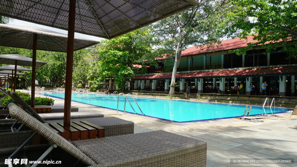 酒店游泳池