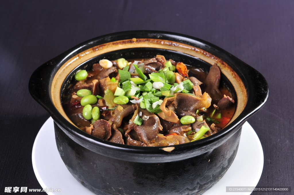 腌菜鸭肫鸭肠煲