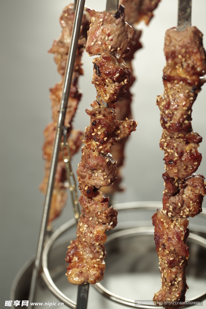 烤手切鲜羊肉串