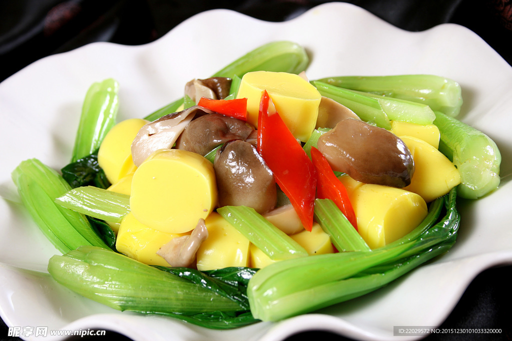 翡翠鲜菇扒玉子