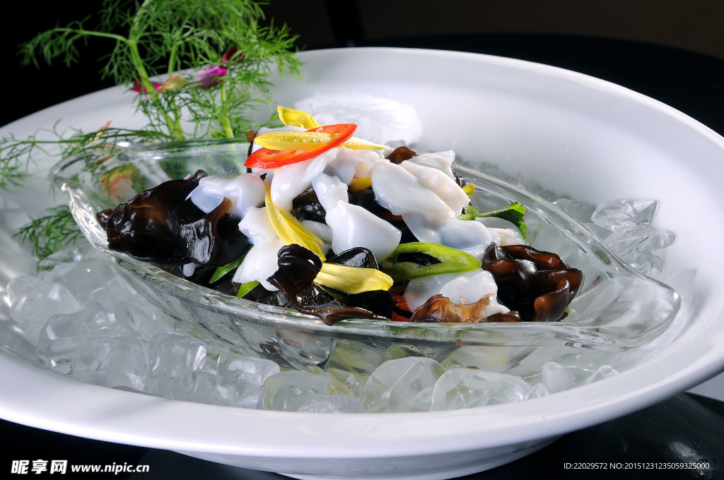 乌鱼蛋拌小木耳